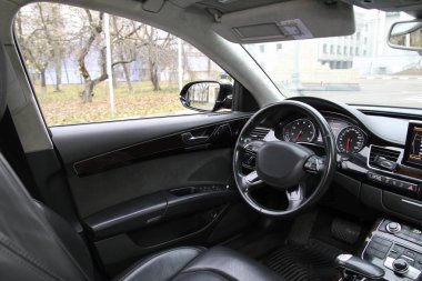 Direksiyon simidi araba Pano ve sürücü koltuğu