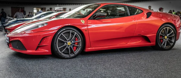 Praga, República Checa - 16 / 5 / 2019 Red Ferrari — Foto de Stock