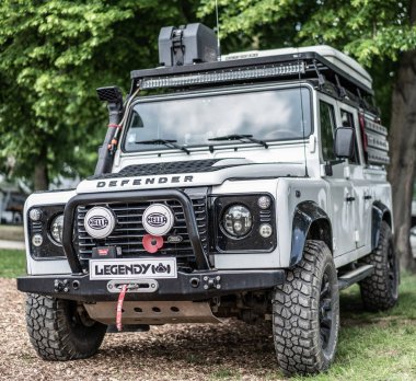 Prag, Çek Cumhuriyeti - 16.5.2019 Land Rover Defender