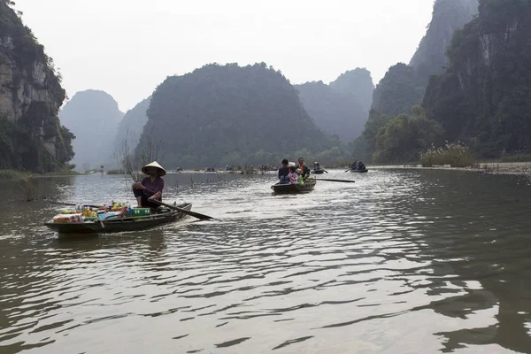 Ninh Binh Vietnam Dezember 2016 Touristen Die Boot Auf Dem — Stockfoto
