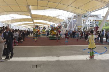 Milan, İtalya - 30 Mayıs: Expo koridor, evrensel Fuar temalı gıda 30 Mayıs 2015 Milano