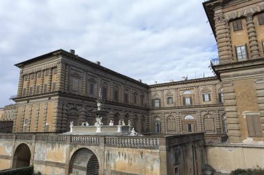Firenze, İtalya - 04 Şubat 2018: Boboli Floransa'da turist dolu bahçe 
