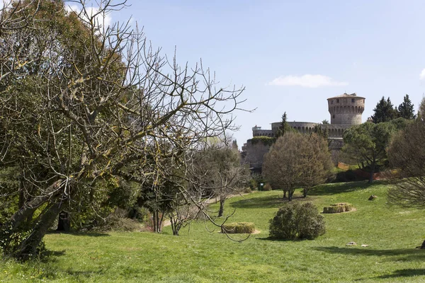 Staggia Italia Abril 2015 Famoso Castillo Toscana Largo Carretera Medieval —  Fotos de Stock