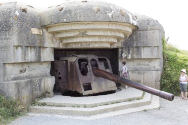 Longues Sur Mer, Fransa - 14 Ağustos 2018: Dünya Savaşı savunma bataryası