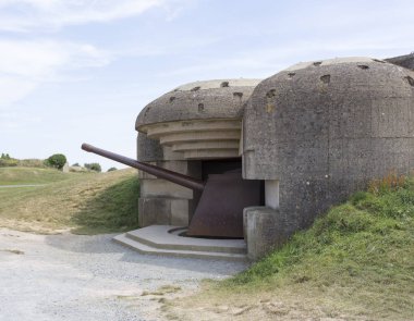 Longues Sur Mer, Fransa - 14 Ağustos 2018: Dünya Savaşı savunma bataryası