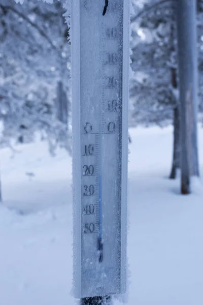 Zmrazené Teploměr Během Polární Noci Finsku Teploty Hluboko Pod Nulou — Stock fotografie