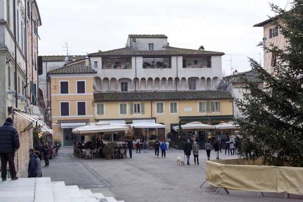 Zimní den v prosinci v Pietrasanta — Stock fotografie