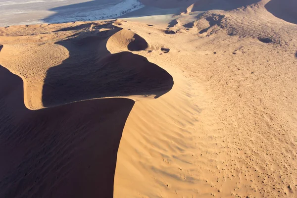 Beautiful orange sand dunes desert — Stock Photo, Image