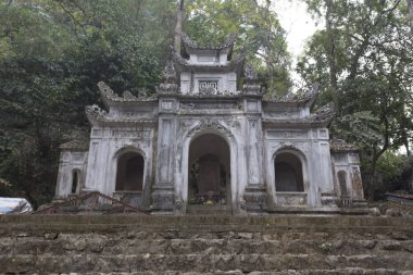 Ninh Binh bölgesinde küçük bir tapınak