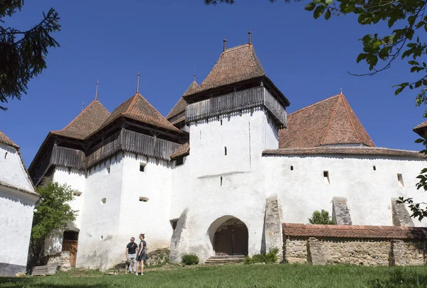 V jarním dni se vikrí opevněné město — Stock fotografie