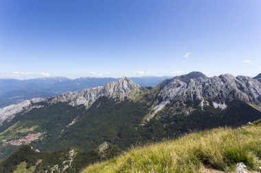 Monte Sagro'dan görünüm, apuan alpleri