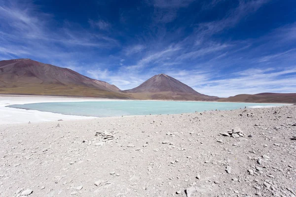 Laguna altiplanica em Chile — Fotografia de Stock