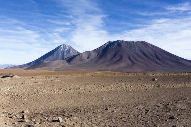 Bolivya tarafından Licancabur volkanı manzarası