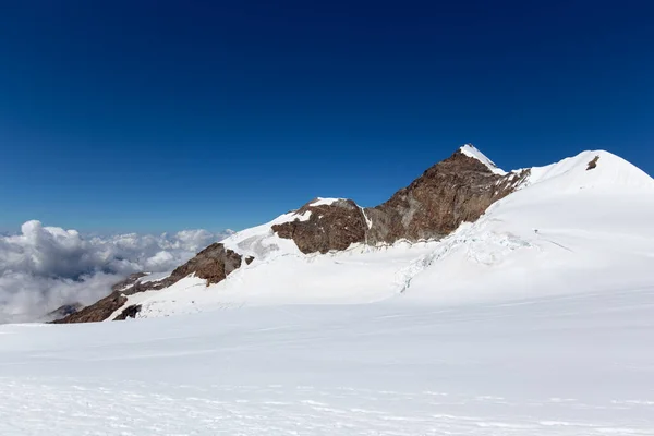 夏天从罗萨山俯瞰阿尔卑斯山 — 图库照片