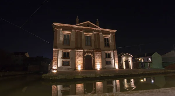 Comacchio Italia Diciembre 2019 Vista Nocturna Trasera Del Palacio Del —  Fotos de Stock