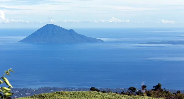 Вид Остров Перед Манадо Индонезия — стоковое фото