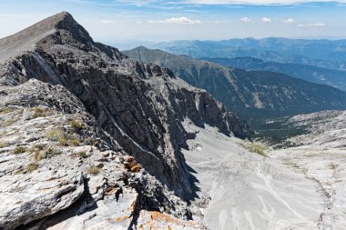 Skolio, Yunanistan, antik Yunan tanrıları yurdu Olimpos Dağı'nın en yüksek dorukları görünümünü