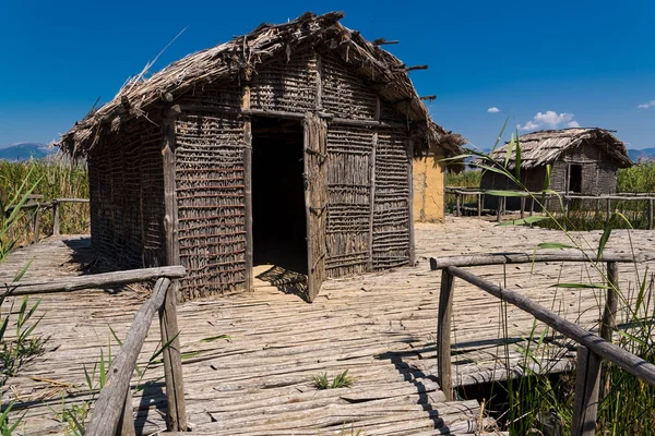 Huts Reconstructed Site Prehistoric Settlement Kastoria Lake Dispilio Greece — Stock Photo, Image