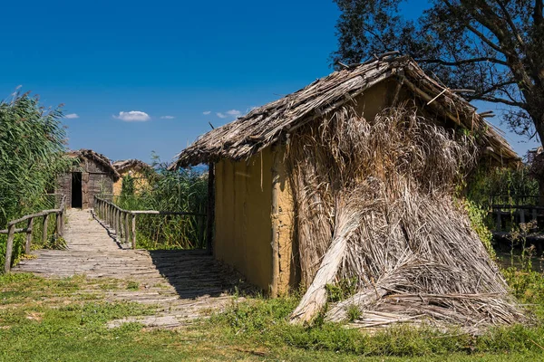 Cabanas Local Reconstruído Assentamento Pré Histórico Lago Kastoria Dispilio Grécia — Fotografia de Stock