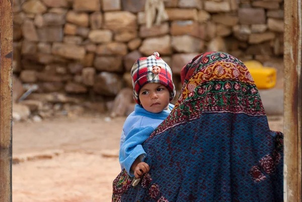 Woman Traditional Colorful Clothes Walks Her Little Son Her Arms — Stock Photo, Image