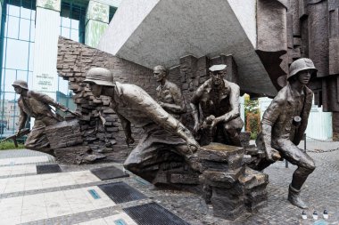 Varşova Ayaklanması anıt üzerinde 22 Ekim 2017 yılında Varşova, Polonya Varşova ayaklanması için 1944, adanmış bir anıt bakış