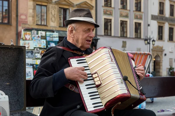Člověk Hraje Jeho Akordeon Října 2017 Staré Město Varšava Polsko — Stock fotografie