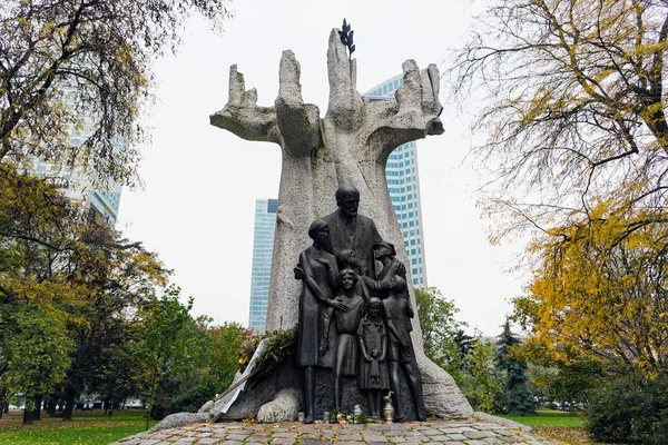 2017年10月20日 波兰犹太教育家 儿童作家和教师 Janusz Korczak 纪念碑展 波兰华沙 — 图库照片