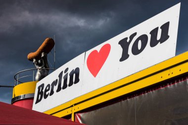 Berlin, Almanya için 19 Nisan 2017 berlinlovesyou.com sitesinin reklam