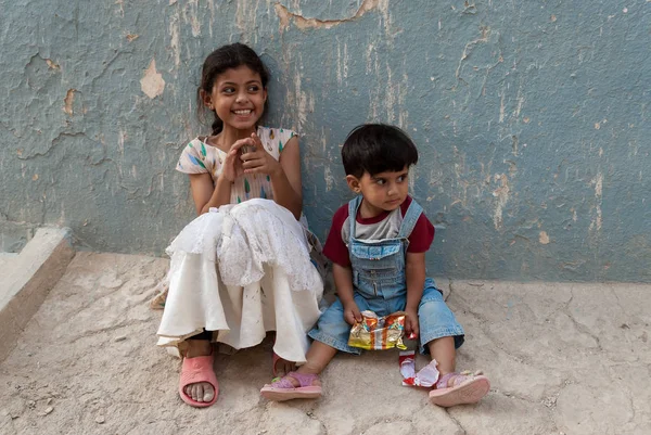 Girl Her Little Brother Sit Street House May 2007 Shibam — Stock Photo, Image