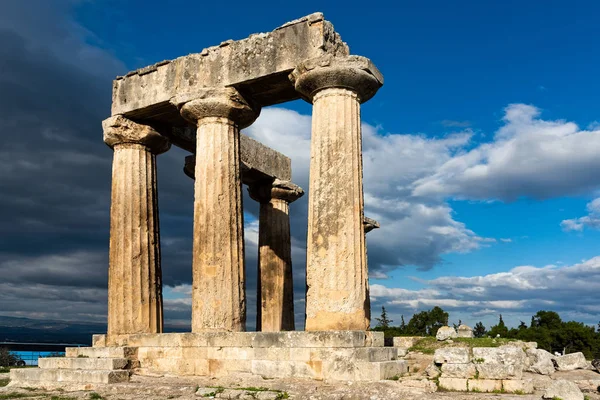 Los Restos Del Templo Apolo Sitio Arqueológico Corinto Peloponeso Grecia —  Fotos de Stock
