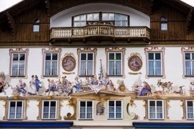 Geleneksel Bavyera, Almanya üzerinde 31 Mayıs 2018 Oberammergau köy evinde boyalı