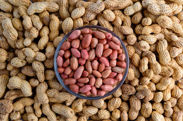 Glass Bowl Peeled Peanuts Peanuts Nutshell — Stock Photo, Image