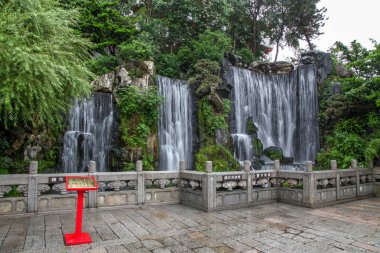 Taipei longshan tapınağında şelale, Tayvan.
