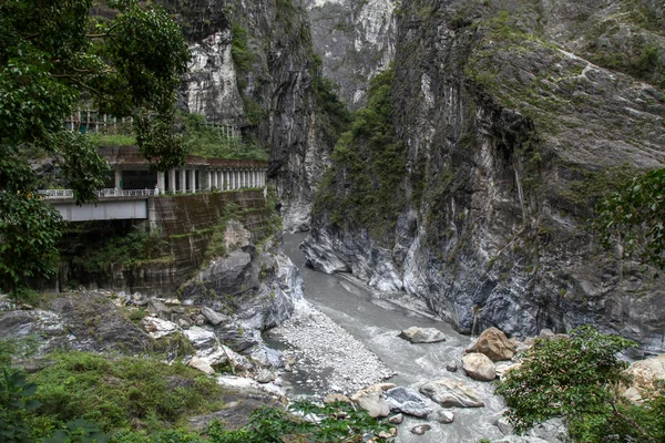 Fiume Scuro Nel Parco Nazionale Taroko Dopo Tempesta Pioggia Taiwan — Foto Stock