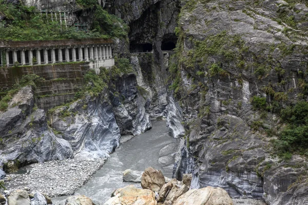Río Oscuro Parque Nacional Del Taroko Después Tormenta Lluvia Taiwán — Foto de Stock