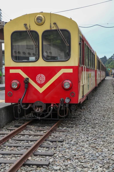 Fenchihu Taiwan Oktober 2018 Tågstopp Fenchihu Tågstation Vid Alishan Berg — Stockfoto