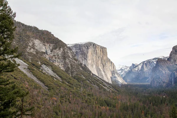 View of Landmark on view point Yosemite National Park in the win — Stock Photo, Image