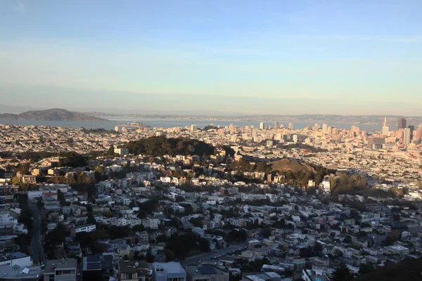 Uitzicht op San Francisco vanuit Twin Peaks, California, USA — Stockfoto