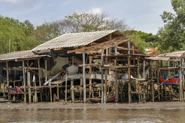 Chanthaburi, Tailandia-junio 1,2019: El nombre del pueblo pesquero The N — Foto de Stock