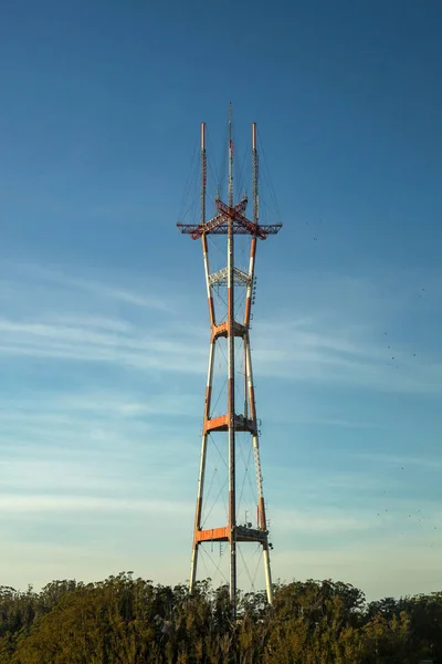 Veduta della torre gemella a San Francisco, USA. — Foto Stock