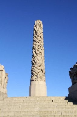 Oslo - Norveç - 18 Ekim 2015: Vigeland'da bronz çeşme