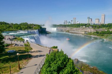 Niagara Şelalesi, New York - 12 Haziran 2018: Niaga'da İnsanlar Ziyaretçiler