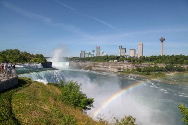 Niagara Şelalesi, New York - 12 Haziran 2018: Niaga'da İnsanlar Ziyaretçiler