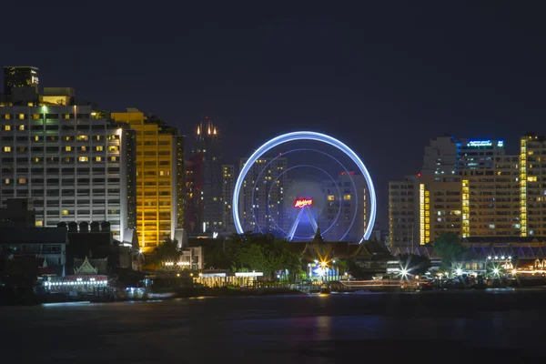 Bangkok,thailand-July 25,2015:The Ferris wheel night landscape i — Stock Photo, Image