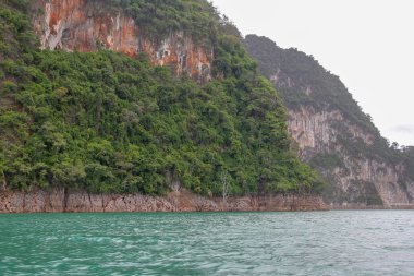 Doğa manzara Chiao Lan Barajı görünümü