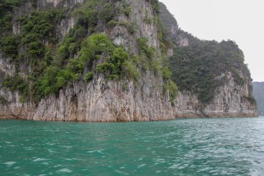 Doğa manzara Chiao Lan Barajı görünümü