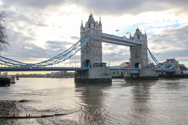 Vista do marco da ponte da torre em Londres no Reino Unido — Fotografia de Stock