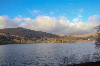 İngiltere'de doğada dağ görünümü