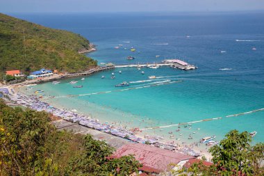 Koh Lan,tayland-Şubat 9,2014:turist ziyareti ve sürat teknesi st
