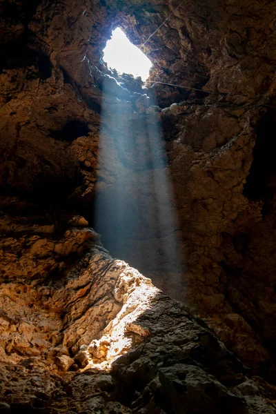 Luz Del Sol Través Del Suelo Piedra Cueva Naturaleza Tailandia — Foto de Stock